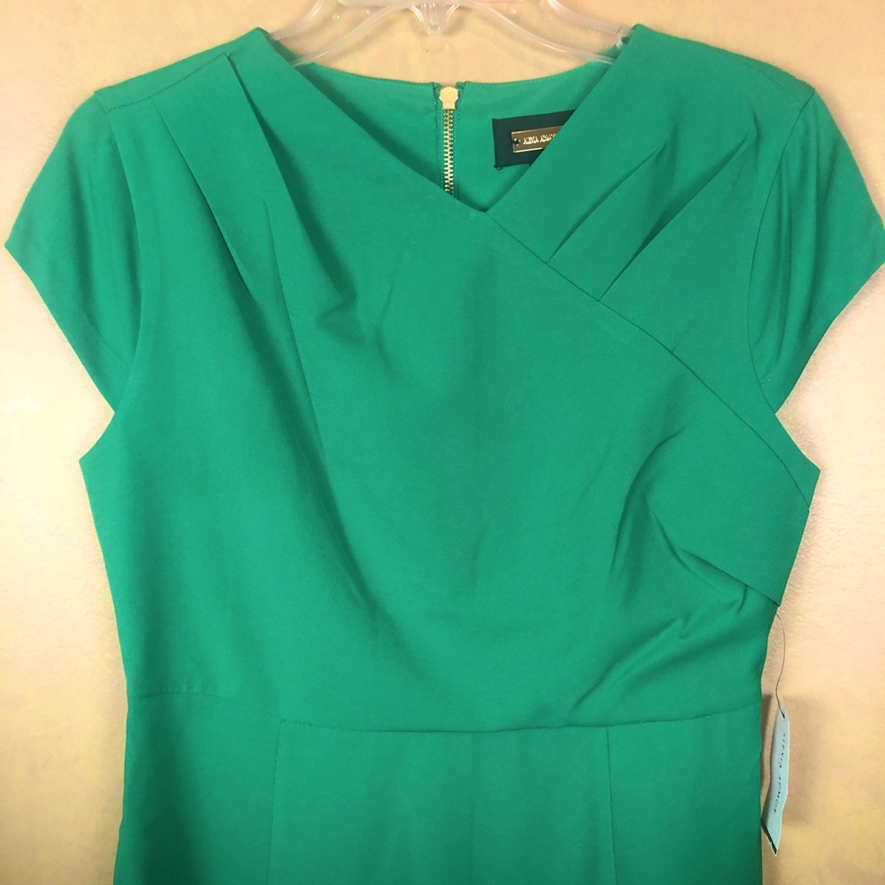 Women’s dress, size 10, green, short sleeves,